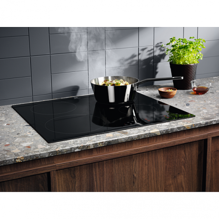 Индукционная варочная поверхность Electrolux CIR60433 в магазине «На диване» в Омске  — Выгодная цена