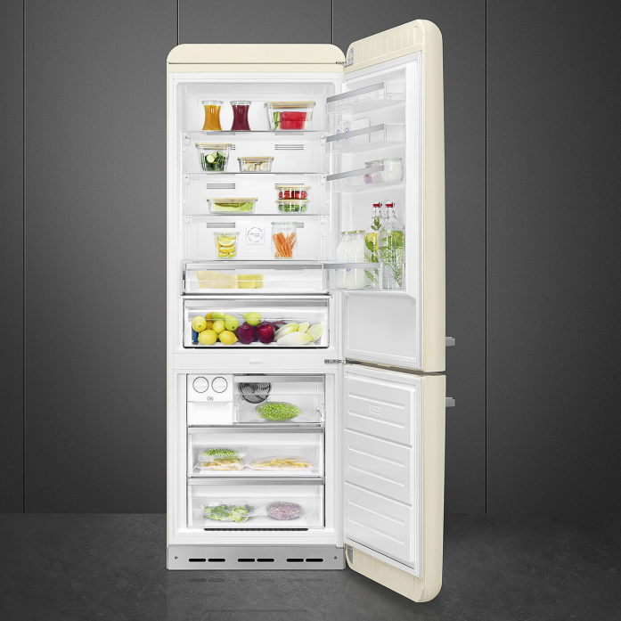 Холодильник Smeg FAB38RCR5 в магазине «На диване» в Омске  — Выгодная цена