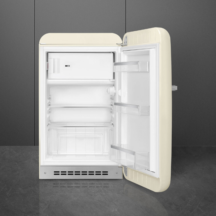 Холодильник Smeg FAB10RCR5 в магазине «На диване» в Омске  — Выгодная цена