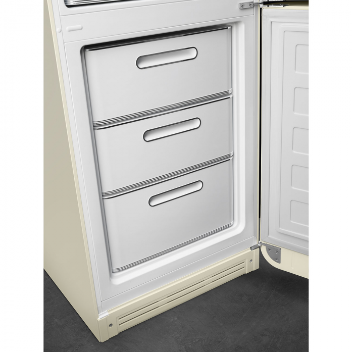 Холодильник Smeg FAB32RCR6 в магазине «На диване» в Омске  — Выгодная цена