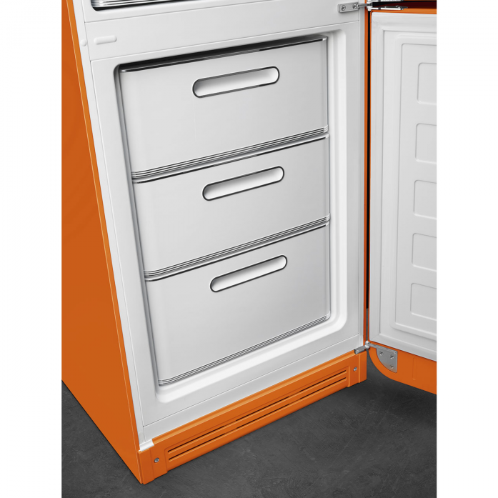 Холодильник Smeg FAB32ROR6 в магазине «На диване» в Омске  — Выгодная цена