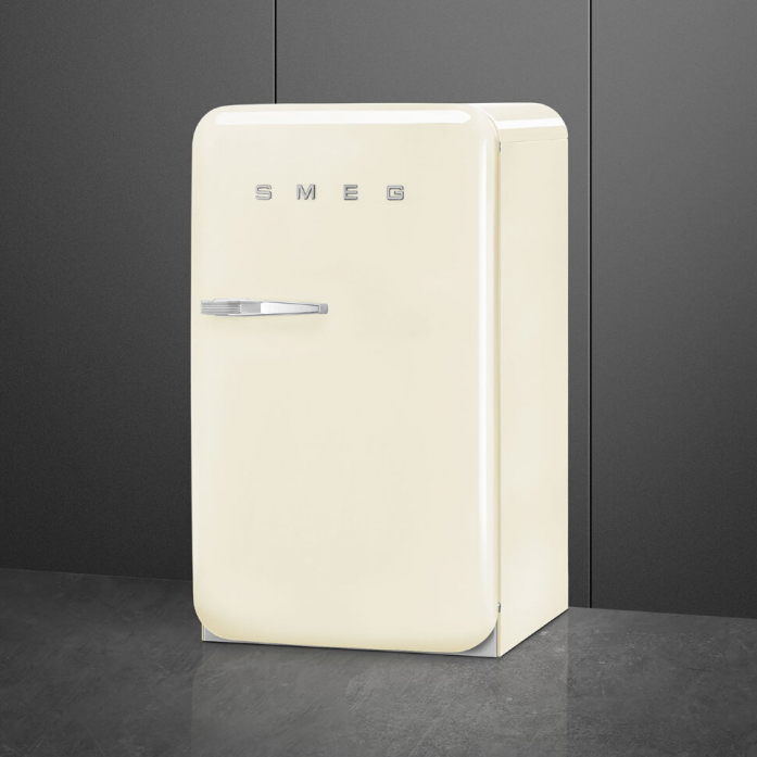 Холодильник Smeg FAB10RCR5 в магазине «На диване» в Омске  — Выгодная цена