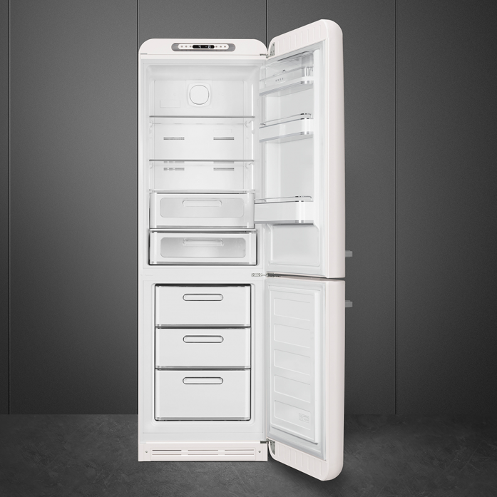 Холодильник Smeg FAB32RWH5 белый в магазине «На диване» в Омске  — Выгодная цена
