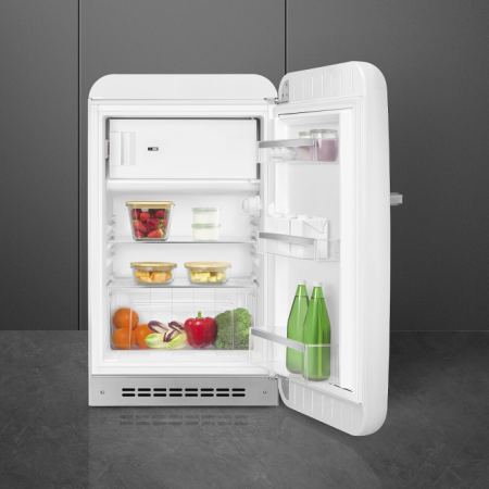 Холодильник Smeg FAB10RWH6 в магазине «На диване» в Омске  — Выгодная цена